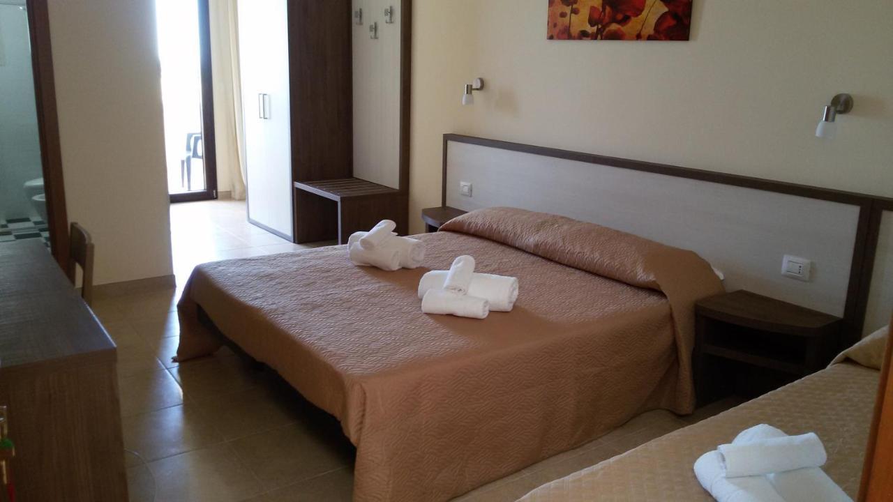 B&B Hotel Helios Uggiano La Chiesa Kültér fotó