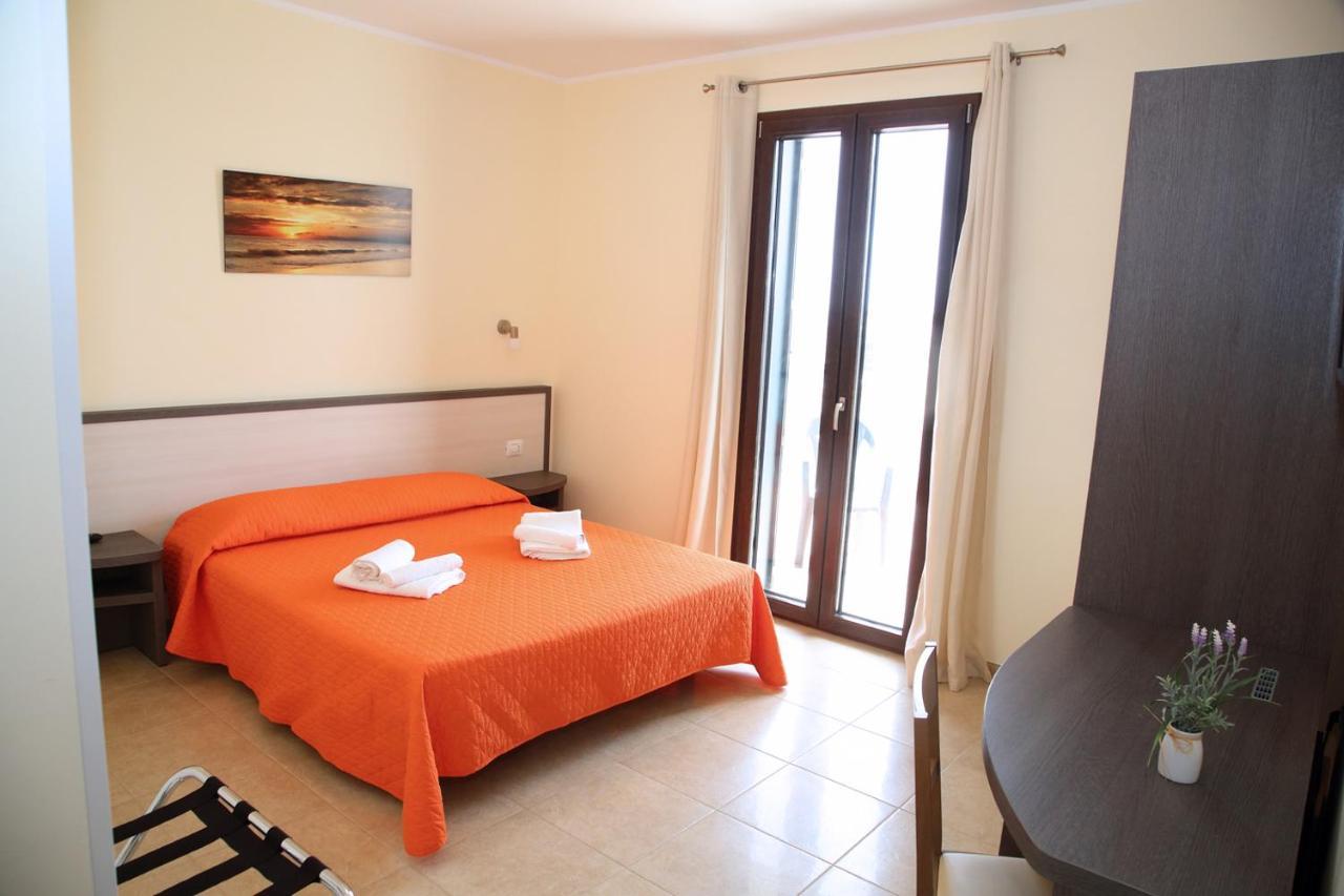 B&B Hotel Helios Uggiano La Chiesa Kültér fotó
