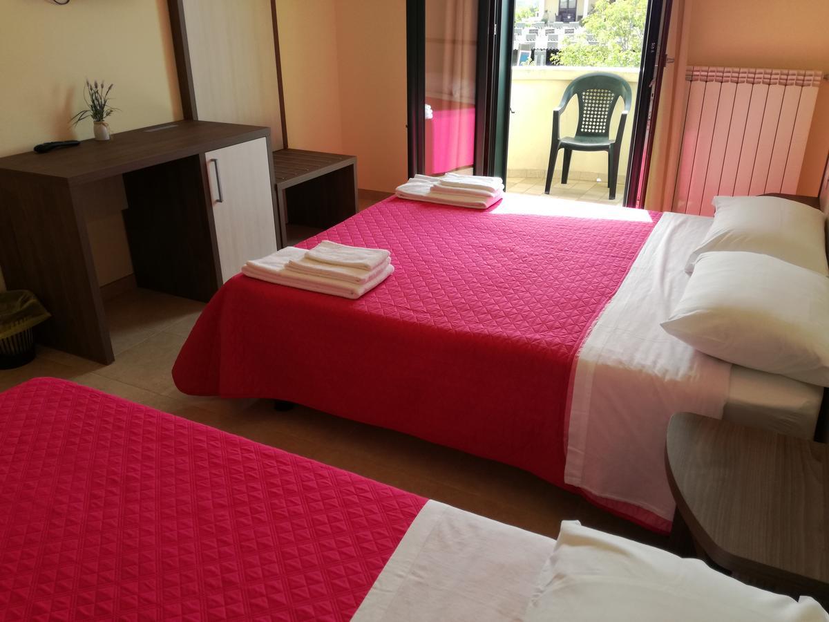 B&B Hotel Helios Uggiano La Chiesa Kültér fotó