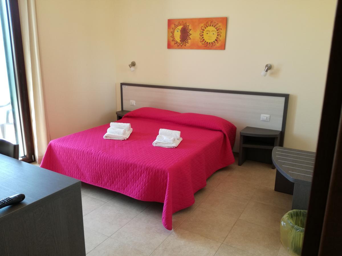 B&B Hotel Helios Uggiano La Chiesa Kültér fotó