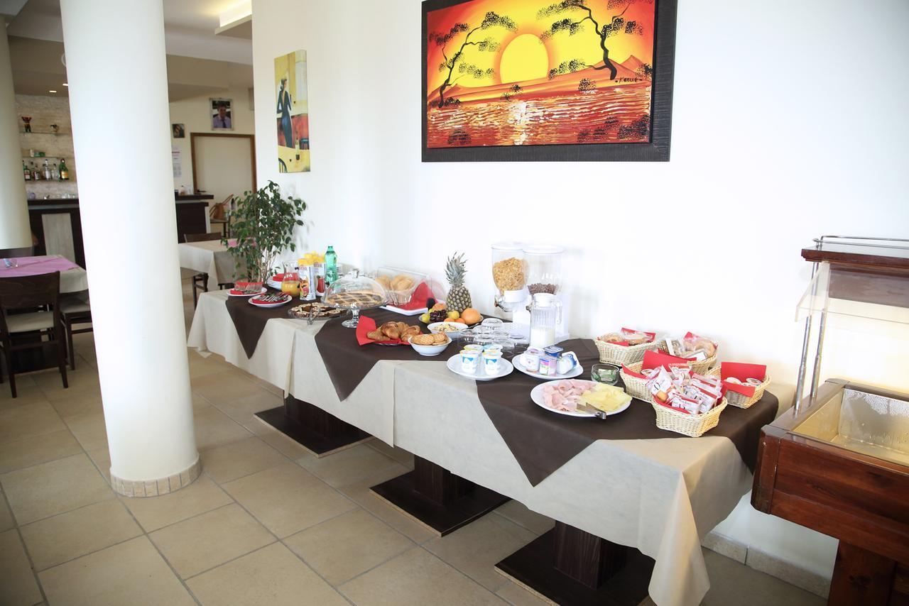 B&B Hotel Helios Uggiano La Chiesa Kültér fotó